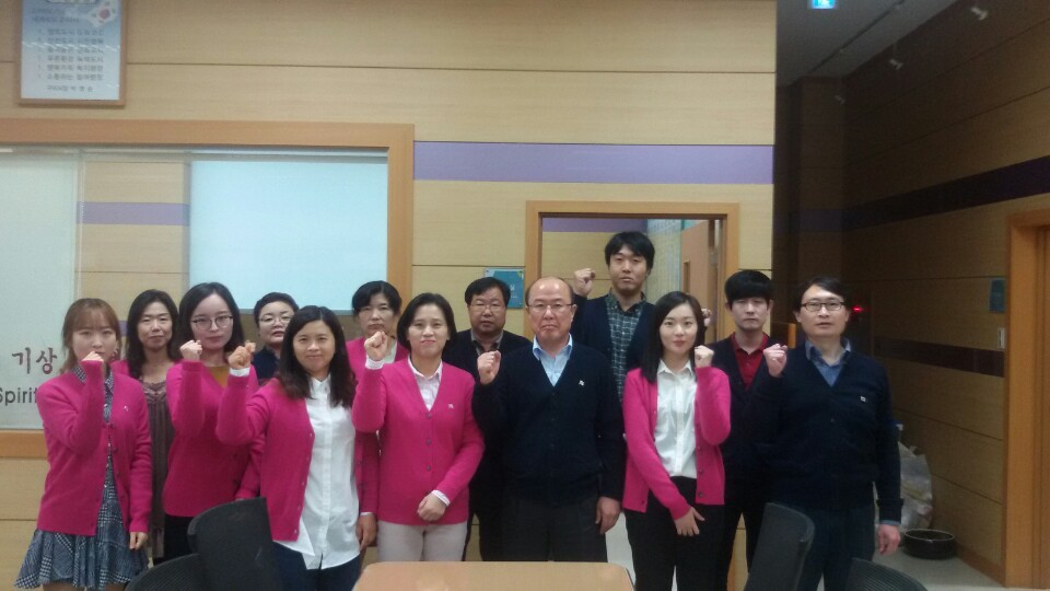 구리시, 수택3동 태극기 선양운동 전직원 뱃지·유니폼 착용