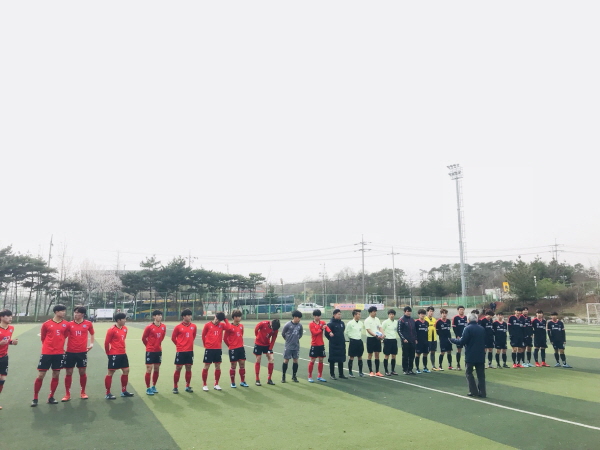 “신경대학교 축구부 2018년 U-리그 홈 첫 게임에서 돌풍을 일으키다.“