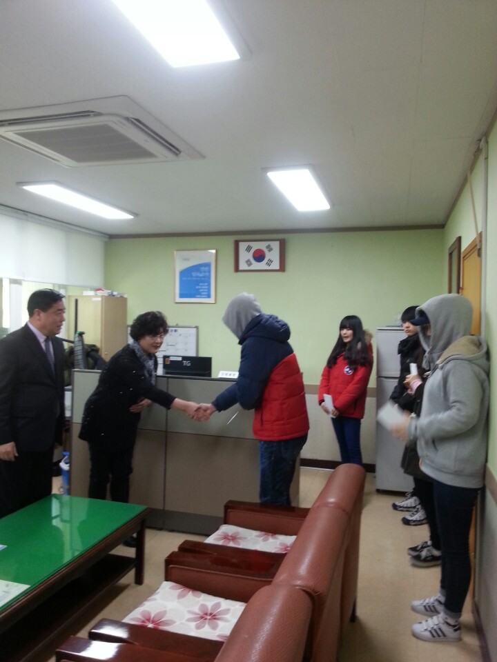 구리시 인창동 통장협의회 , 어려운 학생  신학기 교복비 지원 