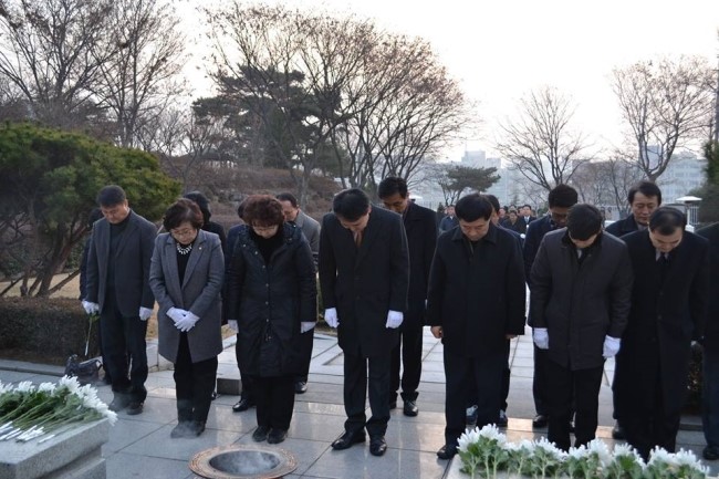 구리시, 새누리당 박창식 의원, 현충탑 방문하여 신년 헌화·참배 