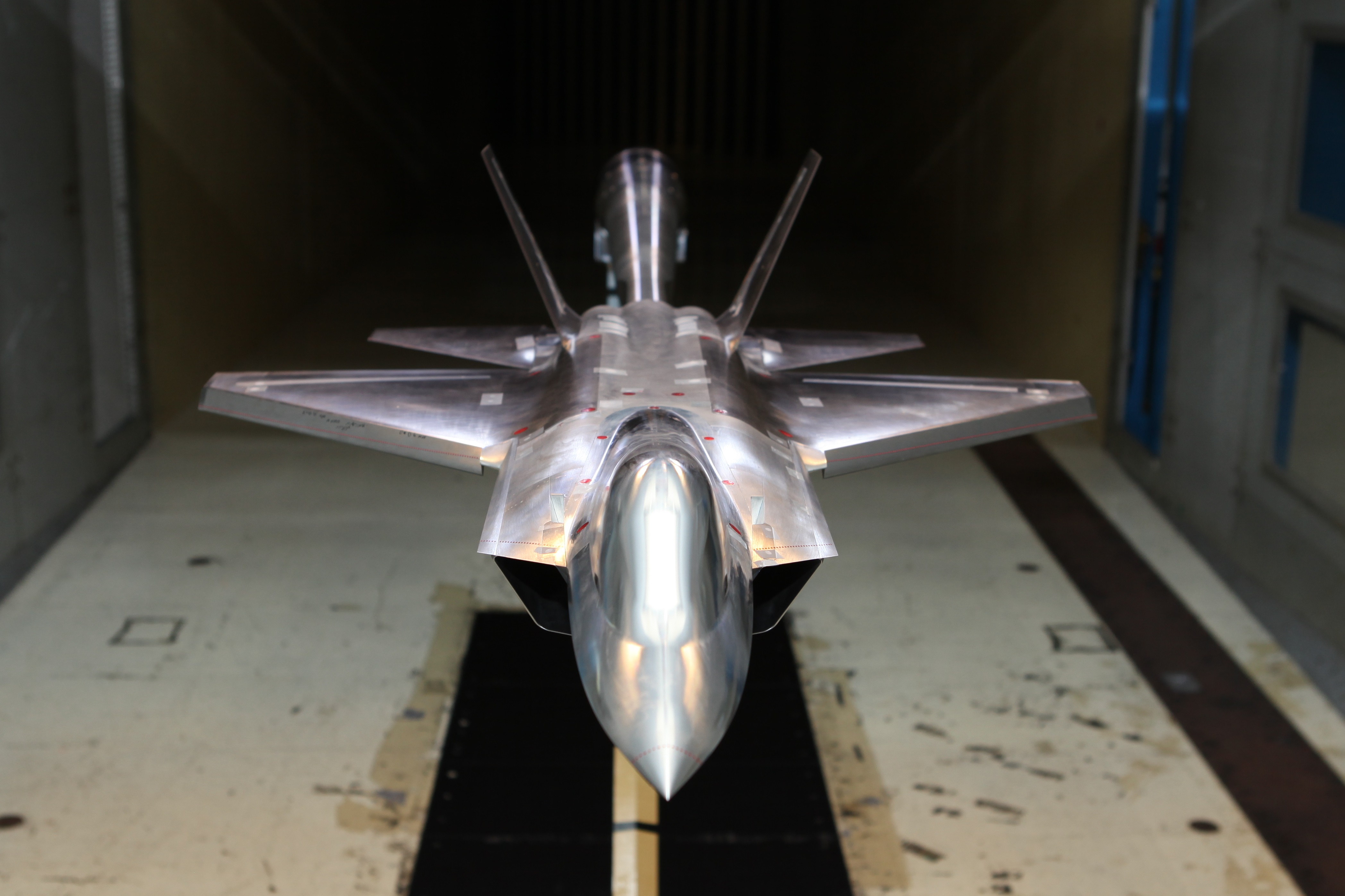 한국항공우주산업, KF-X(한국형전투기) 기체 형상 설계를 위한 풍동시험 착수