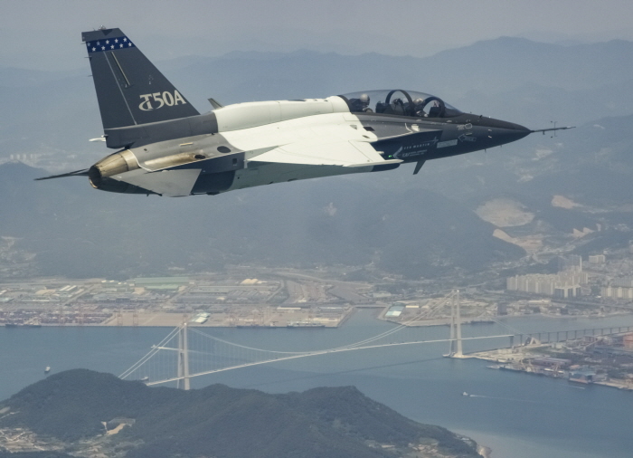 KAI-록히드마틴 공동개발, 美수출형 고등훈련기 첫 비행 성공