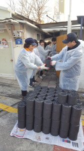 연탄배달 인창경로식당 회워들  news-i