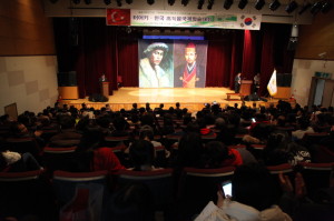 2015년 고구려 학술대회  전경 (걸개그림 김산호 화백작품) news-i