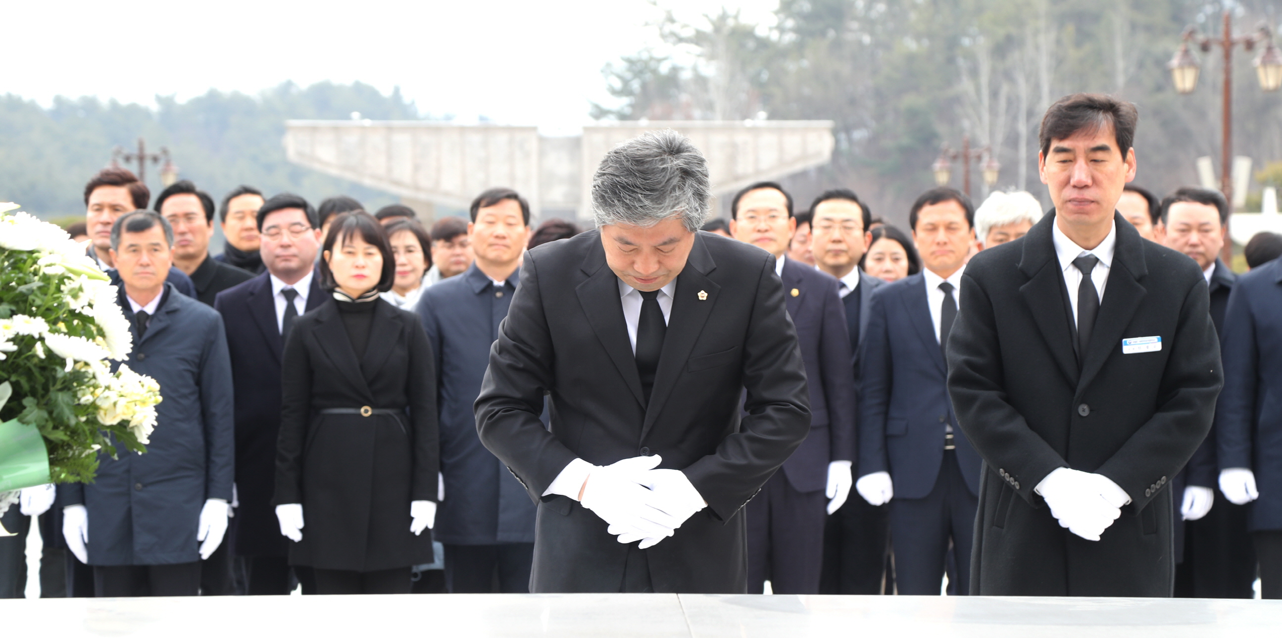송한준의장,전국시도의회의장협의회 회장과 5.18광주민주화운동 규탄대회참석