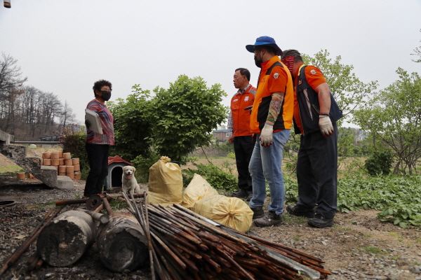 가평군, 강원도 산불피해지역 봉사활동 나서 성금도 1천여만원 전달