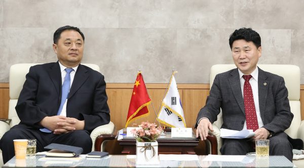 경기도의회 김원기 부의장,  중국 허난성 신양항공직업학교 경기도의회 방문단 접견