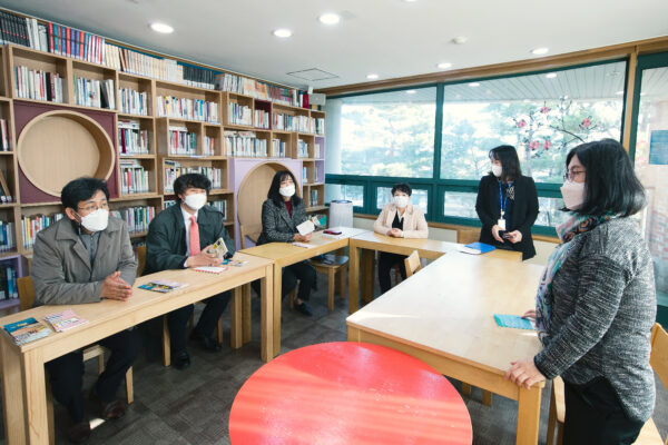 화성시의회 교육복지위원회, 우수 사립작은도서관 벤치마킹