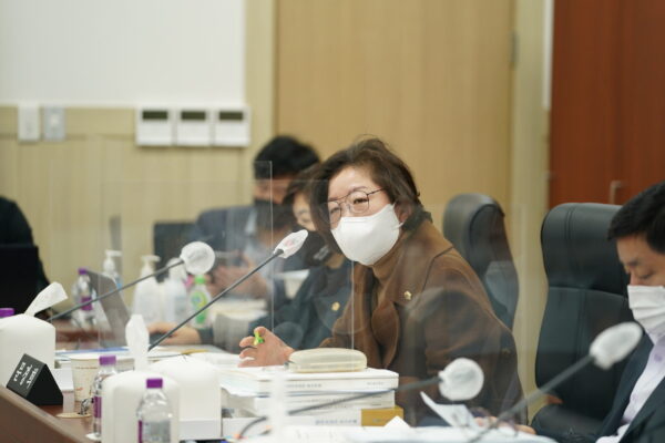 문경희 경기도의회 의원, 경기도보건환경연구원에 위드 코로나로 인한 코로나 검사 폭증에의 기민한 대응 주문