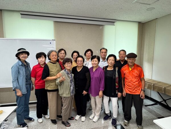 홍천군노인복지관, ‘존엄한 삶의 마무리, 눈이부시게’ 프로그램 평가회의 진행