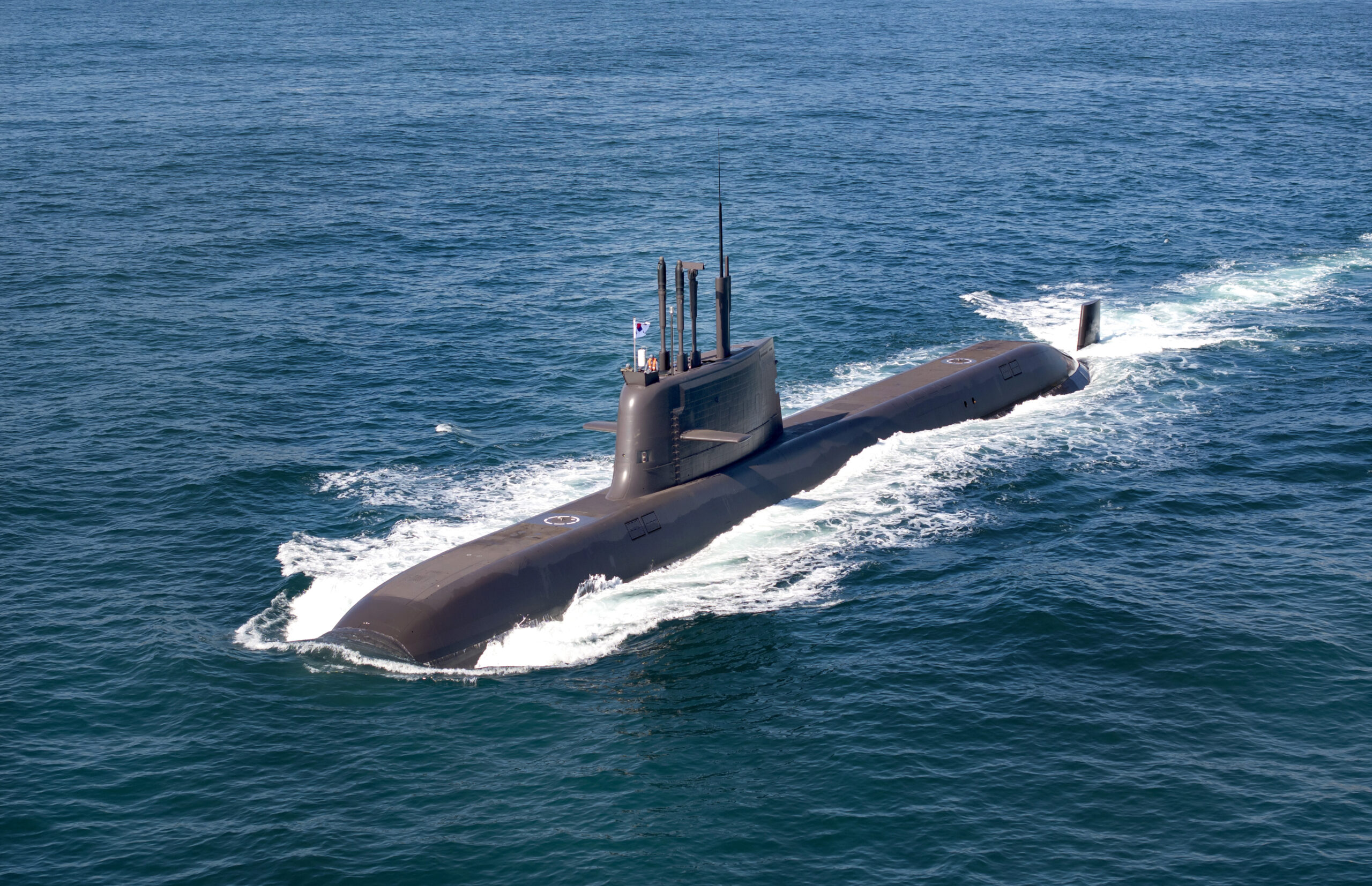 주한 캐나다 대사, HD현대重 잠수함 건조 역량 확인 시간 가져