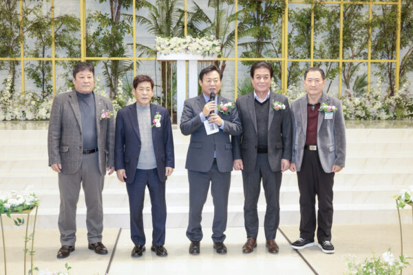 구리시의회 신동화 의장, 2025년 구리전통시장 송년회 및 상인회장 이취임식 참석