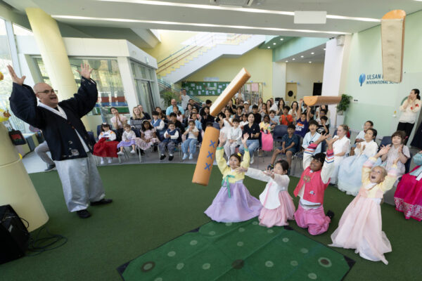 울산현대국제외국인학교, 16일 추석 맞이 한국 문화 체험